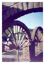 [Mudbrick arch forms around the portal edge: 17k]